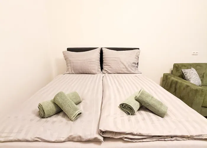 Appartement N18 Enjoy New Beautiful Spacey Ac Quiet Street *