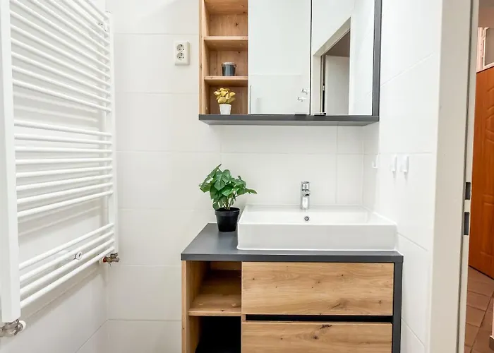 N18 Enjoy New Beautiful Spacey Ac Quiet Street Appartement *