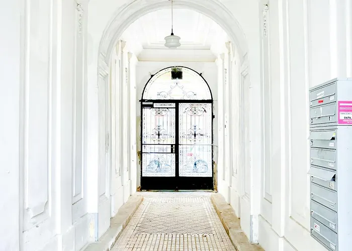 N18 Enjoy New Beautiful Spacey Ac Quiet Street Appartement *