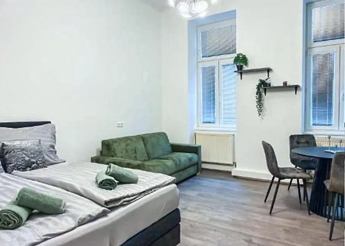 Apartment N18 Enjoy New Beautiful Spacey Ac Quiet Street *