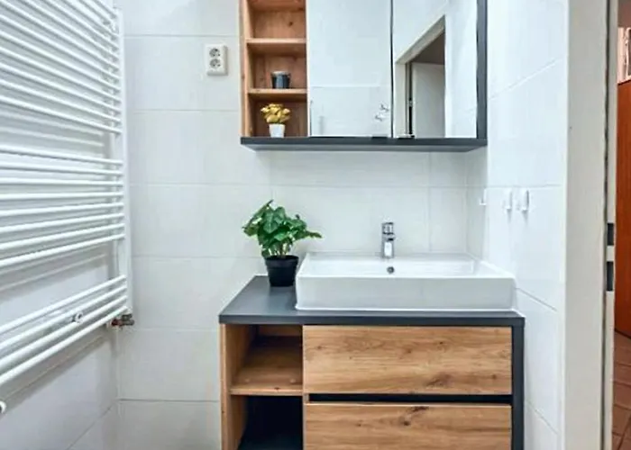 N18 Enjoy New Beautiful Spacey Ac Quiet Street