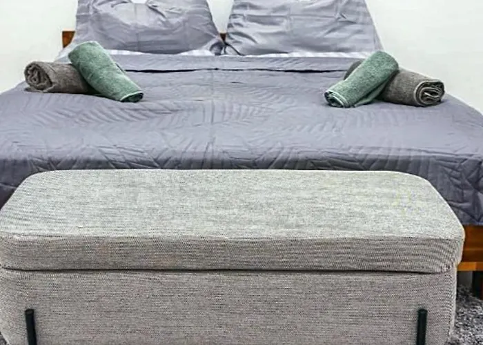 N18 Enjoy New Beautiful Spacey Ac Quiet Street Apartment